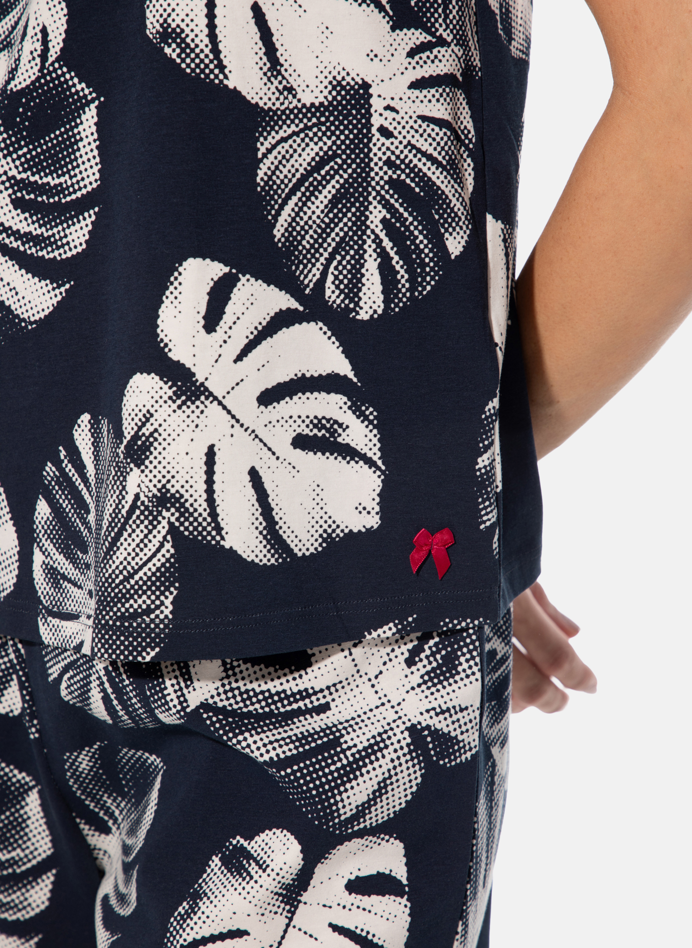 T-Shirt, Hemd, Top, Blütenmuster, Düsterer Blätterdruck