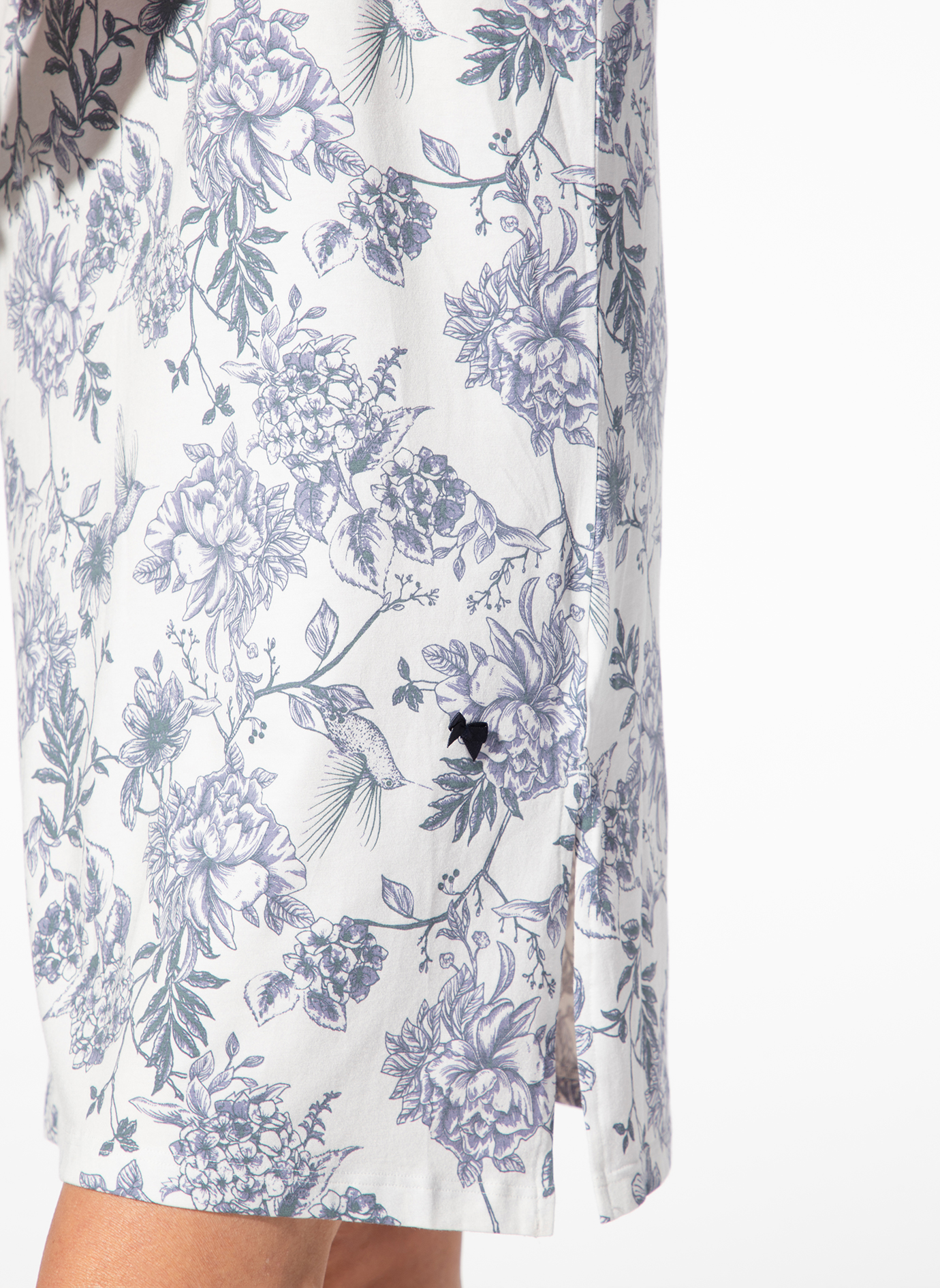 Blumenmuster, Kleid, Vorne seitlich Schlitz, Weiß, Gardinenhafte Muster